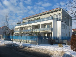 Balkon Brüstungsgeländer mit Lochblechfüllung